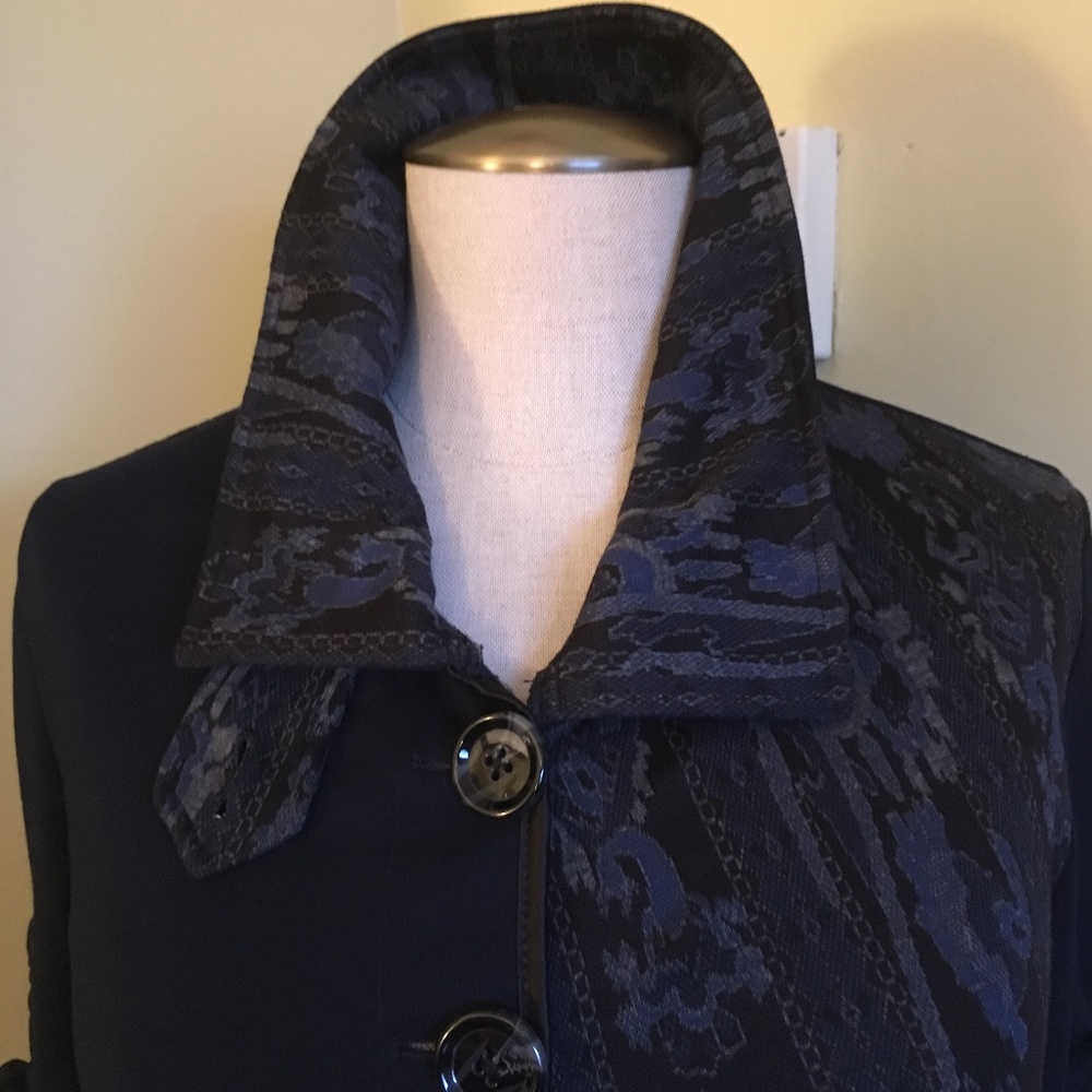 Beautiful Stylish Jacket - Picture 5 of 5